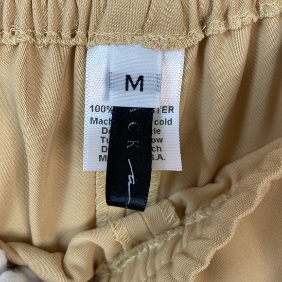 Mack and Mack Clothing from Greensboro, NC women’s long shorts khaki size M - Picture 3 of 5